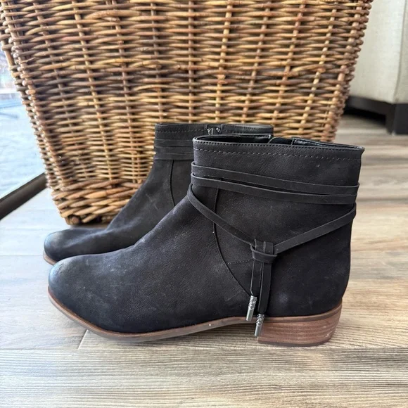 AEROSOLES Shoes Aerosoles West River Black Leather Ankle Boots